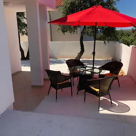 Apartman Bijela Kuca-Prizemlje Апартаменты *